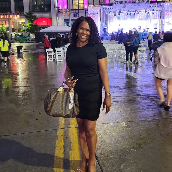 Meet your Posher, Diane - Picture 1 of 4